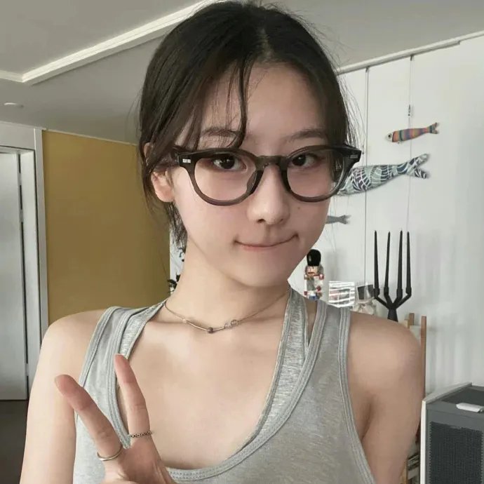 女高中生的虚度日常海报